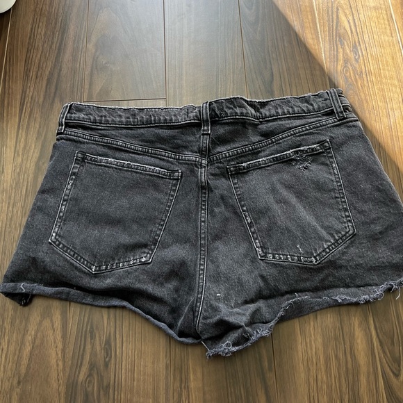 Abercrombie Mom High Rise Short - Black Denim - Size 33 - Picture 4 of 8